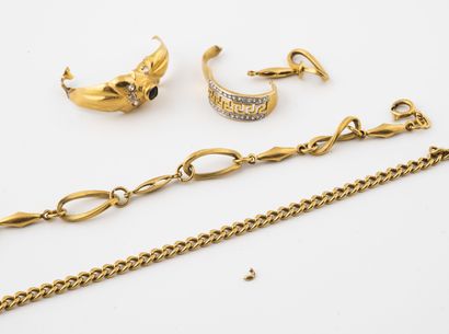 null Lot of yellow gold (750) bracelets and rings.

Total net weight : 16.6 g - Total...