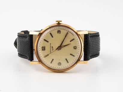 LIP CHRONOMETRE Men's wrist watch.

Round case in yellow gold (750). 

Dial with...