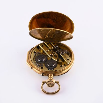 null Pocket watch in yellow gold (750).

Back cover decorated with floral scrolls...
