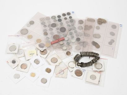 FRANCE & EUROPE, XIXème-XXème siècles Lot of metal coins and some silver ones. 

Wear...