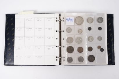 FRANCE, de 1814 à 1990 Lot of silver or metal pieces. 

Wear, scratches and some...