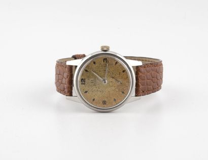 OMEGA Men's wrist watch in steel.

Round case circa 1950 

Caliber 265. Ref 2495-18.

Gold...