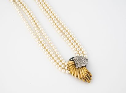 Necklace with three rows of white fancy pearls,...
