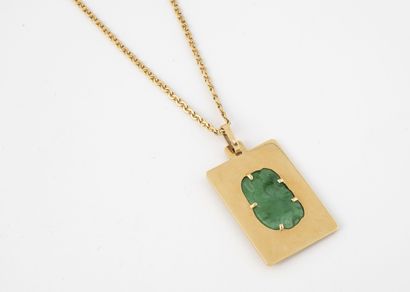 null Yellow gold (750) necklace chain holding a jadeite pendant with floral design...