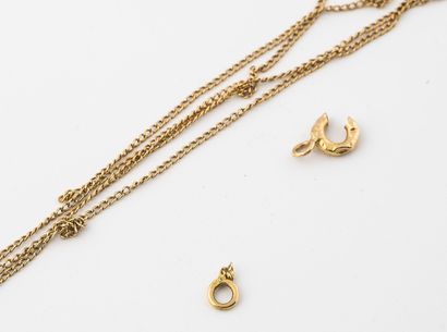 Piece of chain in yellow gold (750).

Total...