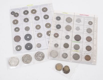 ASIE dont CHINE, JAPON, THAILANDE Lot of silver or metal coins, including :

- One...