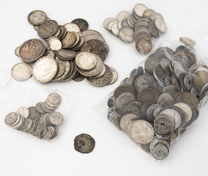 FRANCE, SUISSE, ETATS -UNIS, surtout XIXème-XXème siècles Lot de pièces en argent,...