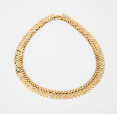 Yellow gold (750) drapery necklace with chevron...