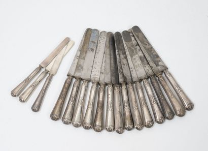 null Set of knives with forged silver handles (950) decorated with acanthus leaves...
