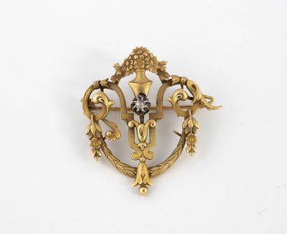 Yellow and white gold (750) pendant brooch...