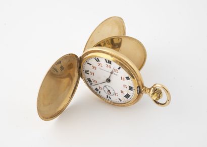 CHRONOMETRE LIP Watch soap in yellow gold (750).

Plain covers. 

White dial, signed,...