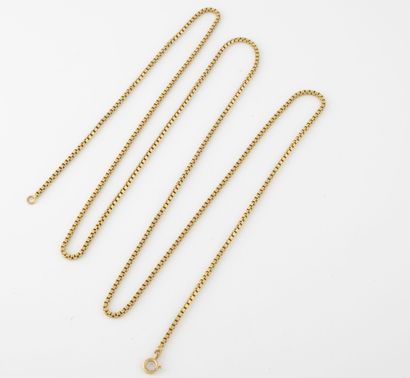 Square Venetian chain in yellow gold (750).

Clasp...