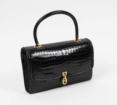 HERMES Paris Handbag anchor chain, black crocodile and gold metal, with two gussets.

Interior...