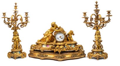 null Gilded bronze and brass mantelpiece decorated with porcelain plates with polychrome...