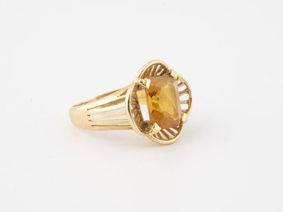 Yellow gold (750) four-leaf ring with an...