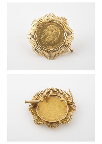 Pendant brooch centered with a gold 8 Florins...