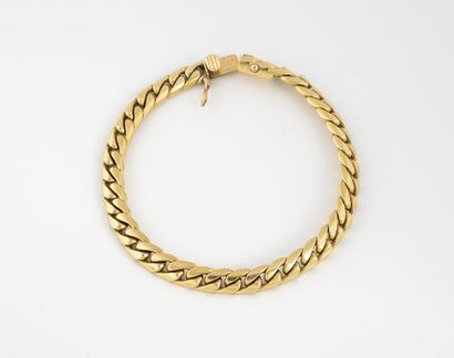 Yellow gold bracelet (750) with curb chain...