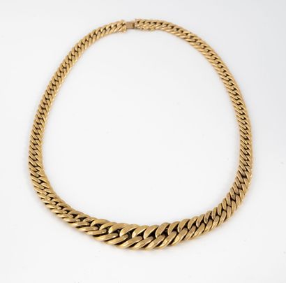 null Necklace in yellow gold (750) in fall with filed curb chain. 

Ratchet clasp...