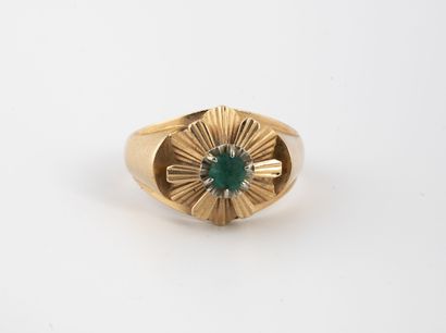 Small yellow gold (750) Tank ring centered...
