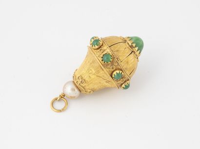 Pendant of baluster form in yellow gold (750)...