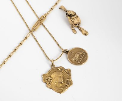null Lot of jewels in yellow gold (750), composed of two pendants, one of them representing...