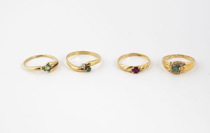 Lot of four fine rings in yellow gold (750),...