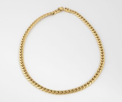 null Necklace in yellow gold (750) with filed gourmette link. 

Ratchet clasp with...