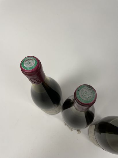 BOURGOGNE Lot including :

- Clos de la Roche.

1 bottle 1967.

Slightly low level.

-...