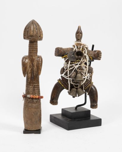 BURKINA FASO Mossi fertility doll "Biga".

Wood with red glass beads.

H. 31 cm.

Accidents,...