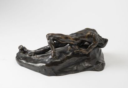 COANDA (XXème siècle) Man lying on a rock.

Proof in patinated bronze.

Signed on...