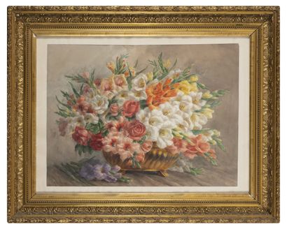 Lucie LOUPPE (1872-?) Centre de table fleuri. 
Aquarelle sur papier. 
Signée en bas...