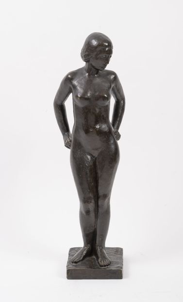 Ernst HELLER (1894-1972) Nu féminin debout, 1929. 

Épreuve en bronze à patine brune.

Signée,...