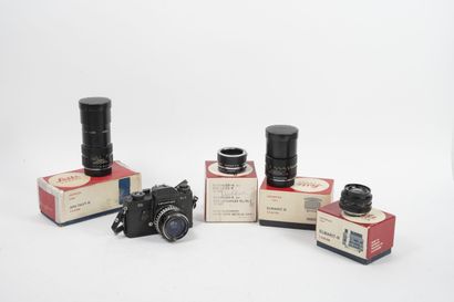 null Important Leitz Leica set. 

Leitz Leicaflex SL2 body with Schneider-Kreuznach...