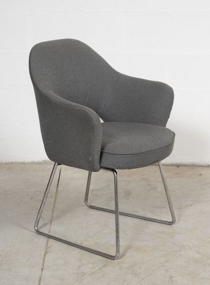 Eero Saarinen (1910-1961) Fauteuil Conférence.

Modèle conçu en 1957.

Structure...