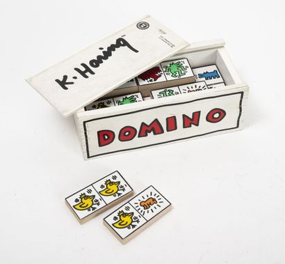 D'apres Keith Haring Domino, 1993. 

Game in a painted wooden box.

Cracks, wear...