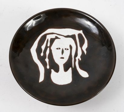 Jean LURÇAT (1892-1966) & SANT-VICENS Plate.

In red clay enamelled brown and white...