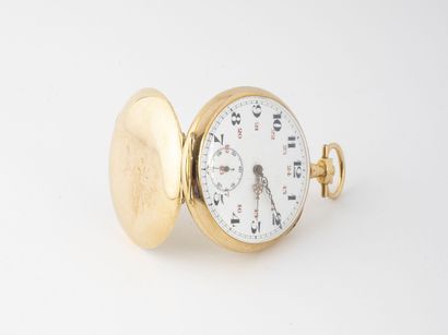 null Pocket watch in yellow gold (750). 

Dial with white background and Arabic numerals...