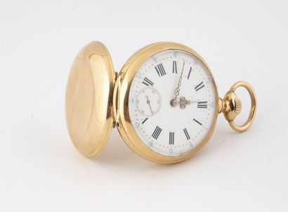 null 
Pocket watch in yellow gold (750).




Plain back cover.




White enamel dial,...