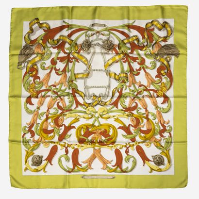 HERMES Paris Carré en twill de soie imprimé "Le mors à la connétable", sur fond blanc...