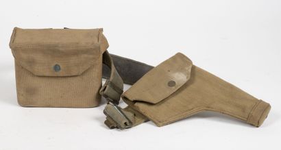 null British officer's belt set including :

-Web belt.

-Pair of Ross-London binoculars...