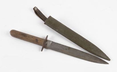 Austrian trench knife.

Riveted wooden handle.

Green...