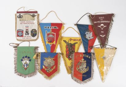 null Lot of 11 souvenir pennants including E.T.A.P., E.C.S. du 13e R.D.P., 8e R.P.I.Ma.,...