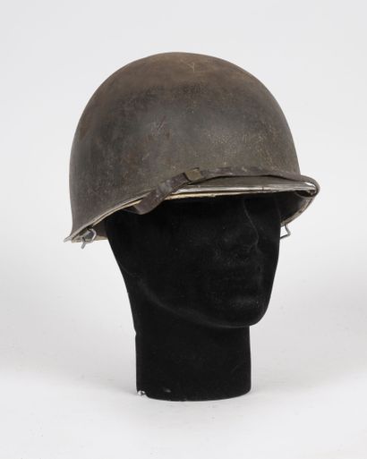 null American helmet M1 model with mobile legs without chinstrap.

Mc Cord shell,...