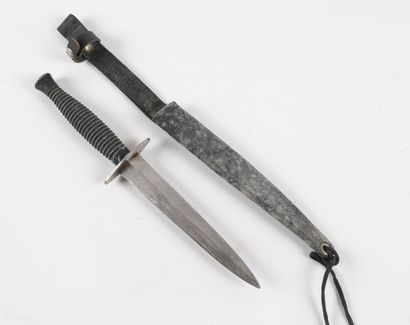 null Lot of 2 daggers type Le Commando :

-One well marked Super-Nogent with brown...