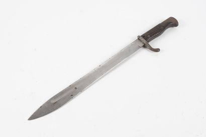 null German bayonet model 98-05.

Steel handle with grooved and screwed wooden plates.

Blade...