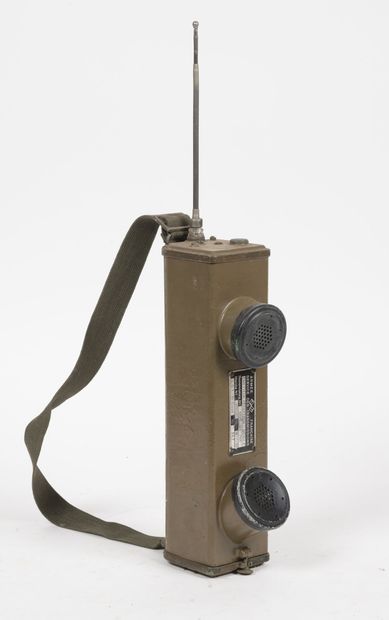 null Poste walkie-talkie BC-611 reconditionné par l'armée française, avec repeints...