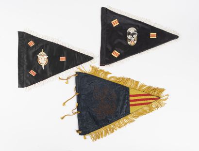 null Lot of 3 pennants of Indochinese unit: a big model of the Commando P22 and 2...