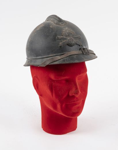 null Adrian helmet model 1915 with artillery insignia.

With leather interior and...