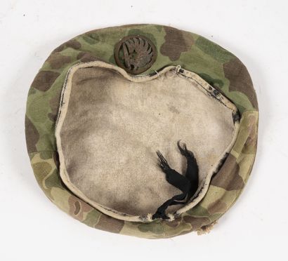 null Beret of artisanal confection.

In US camouflage canvas, lined with white canvas...