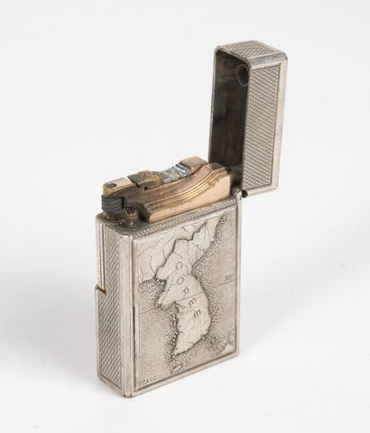 DUPONT Lighter for the Drago house.

In silver plated metal with the enamelled badge...